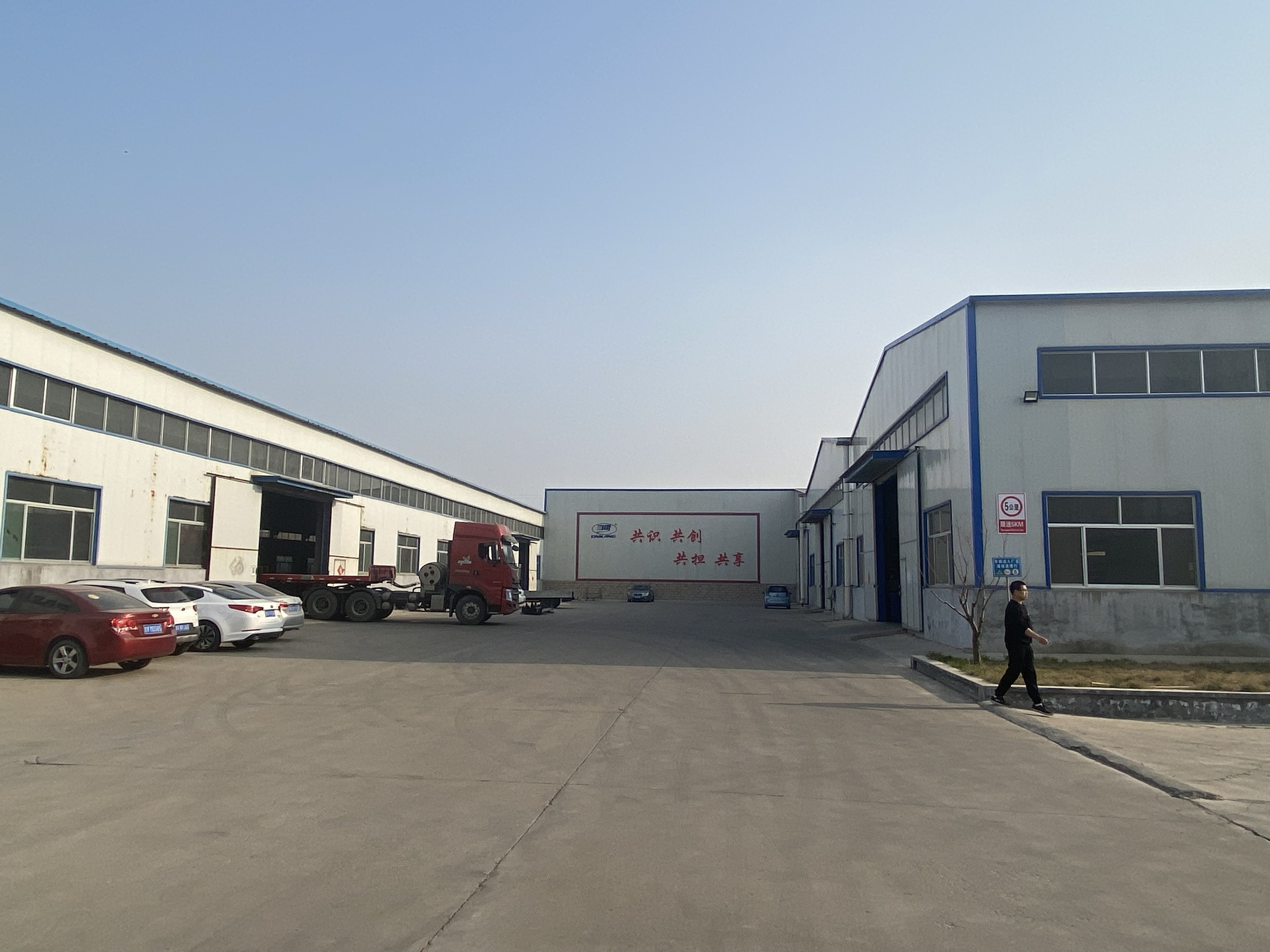 a5dca02e-ebdb-4d07-9be4-a9fd2d3fb3bb.jpg